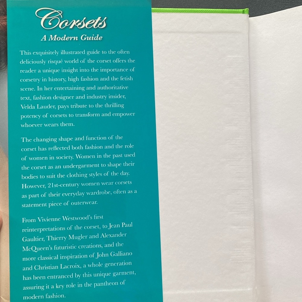 Book: Corsets A Modern Guide - Picture 7 of 7